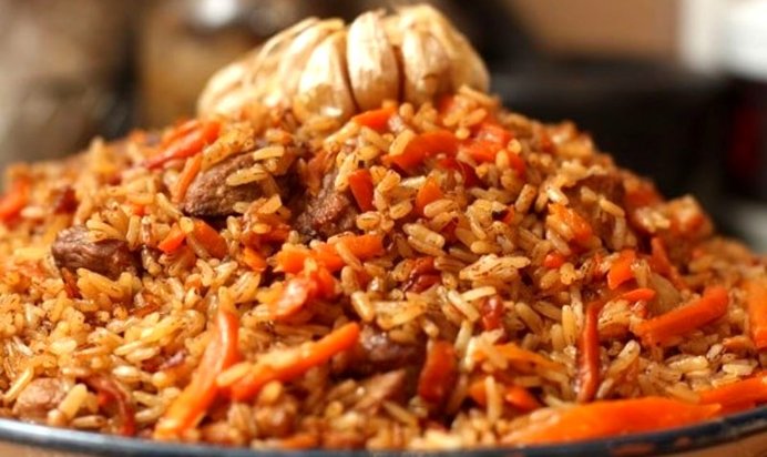 Плов из бурого риса со свининой