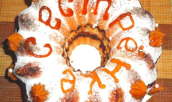 Торт с шоколадным кремом и корицей