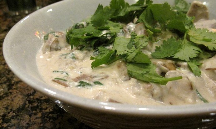 Язык под соусом бешамель