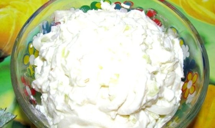 Салат из кальмаров и лука