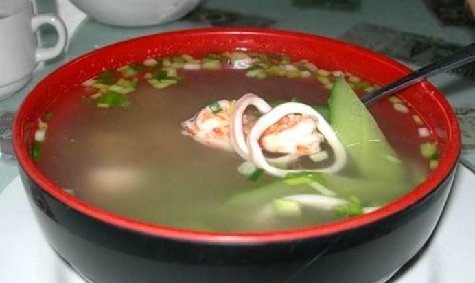 Бульон из сушеных трепангов и курицы