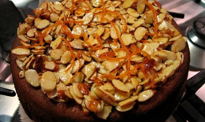 Апельсиновый торт с миндалем