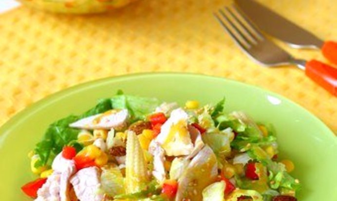 Салат из курицы с ананасами и грибами