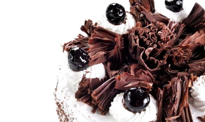 Шоколадный торт с нугой