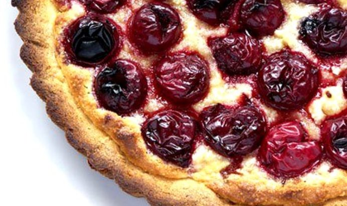 Йогуртовый вишневый торт