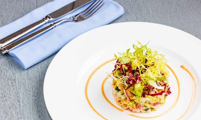 Салат с креветками, грейпфрутом и авокадо