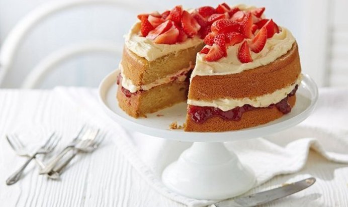 Торт с клубникой