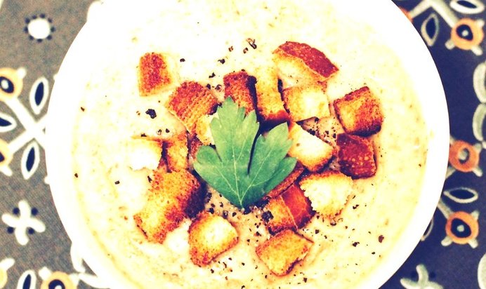 Крем-суп из шампиньонов и картофеля с гренками