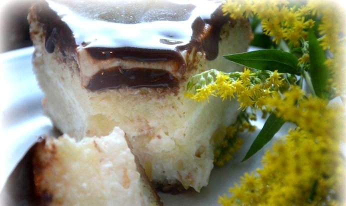 Торт с персиками под глазурью