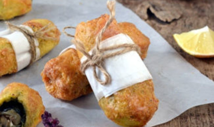 Хрустящие роллы с начинкой из рыбы и песто