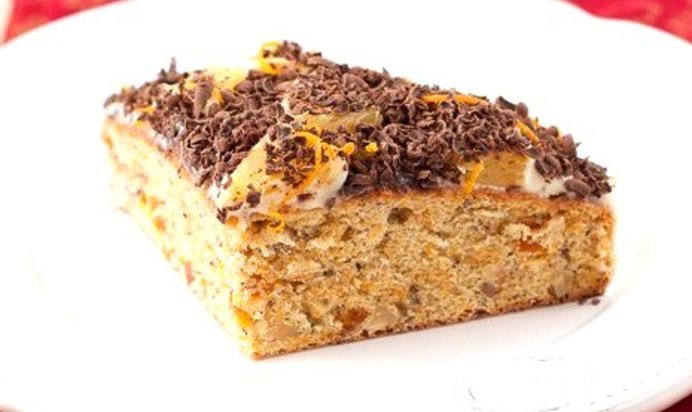 Морковный торт с курагой и апельсинами