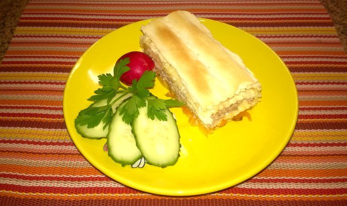 Слоеный торт с рыбой