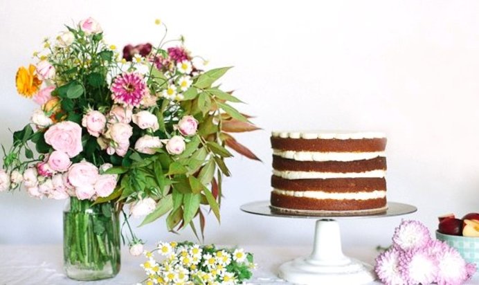 Бисквитный торт с фруктовой начинкой