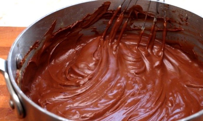 Шоколадно-масляный крем для тортов