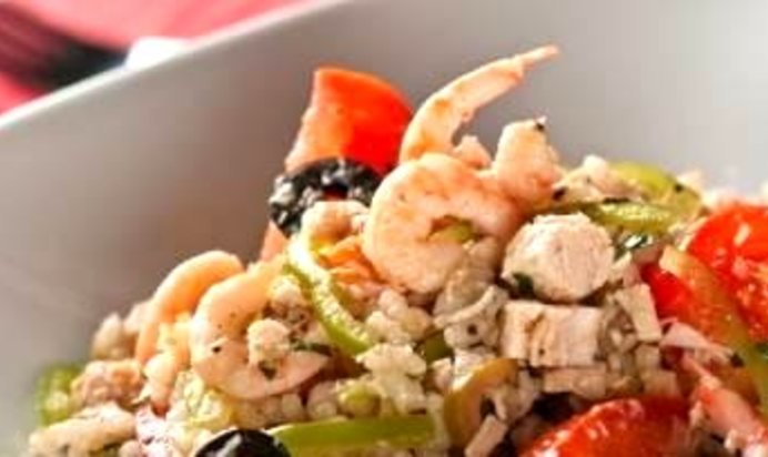 Салат с курицей и креветками
