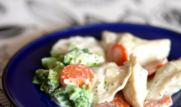 Тортеллини с брокколи в сливочном соусе