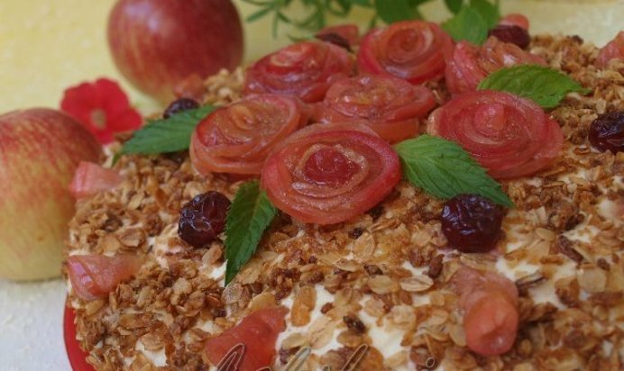 Яблочный торт с карамелизированными хлопьями