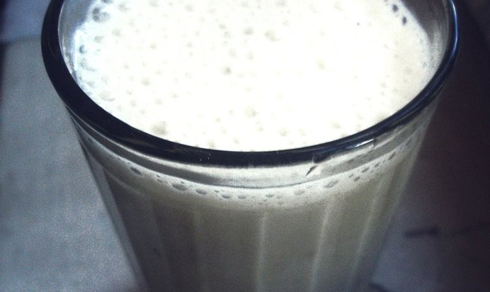 Банановый смузи с кефиром