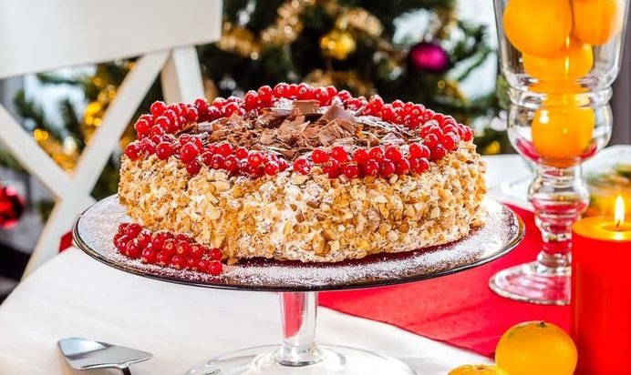 Торт «Безе с орехами»