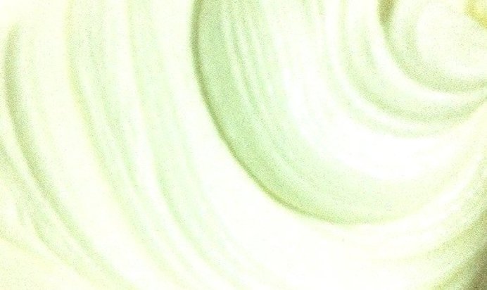 Бисквитный торт с персиками