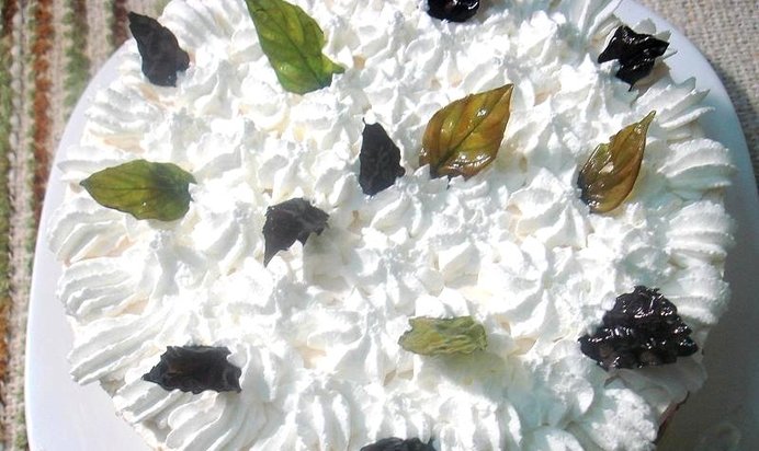 Десертный торт персико-сливочный