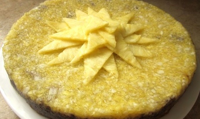 Торт с кусочками ананаса