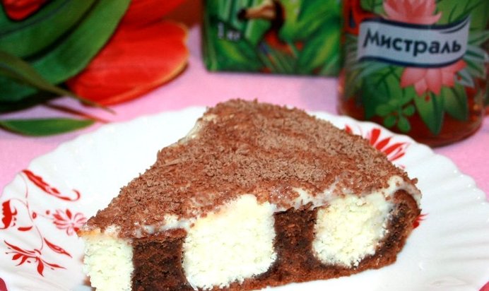 Шоколадный торт с творожно-кокосовыми шариками