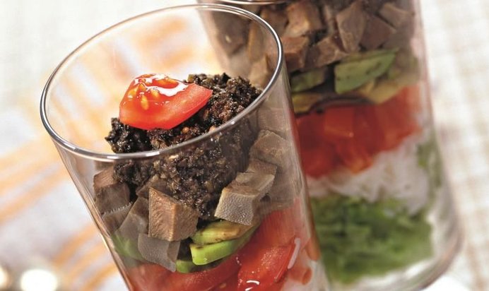 Салат с языком и тапенадом