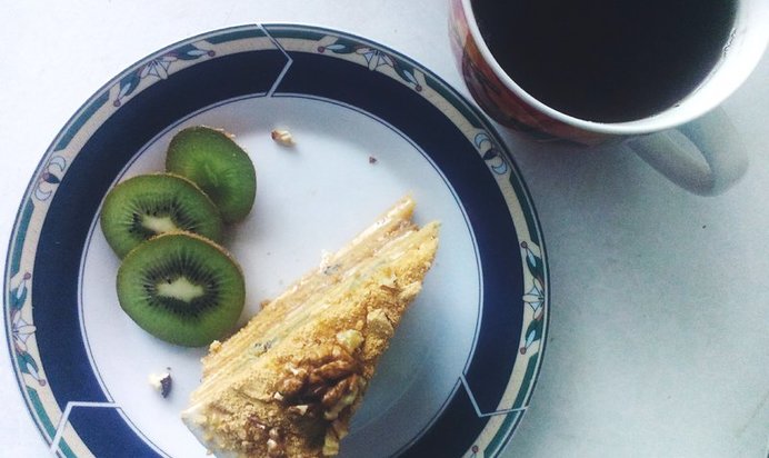 Торт «Медовик» со сметанным кремом