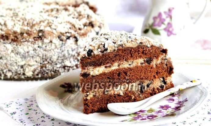 Шоколадный торт с черносливом