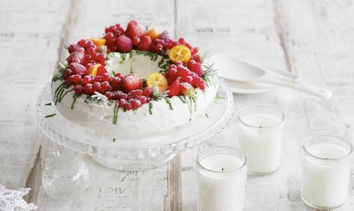 Торт «Павлова» с ягодами