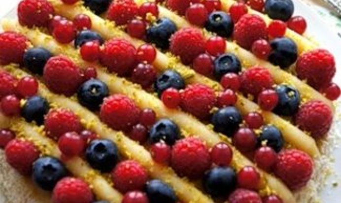 Торт Лайм, малина, шоколад