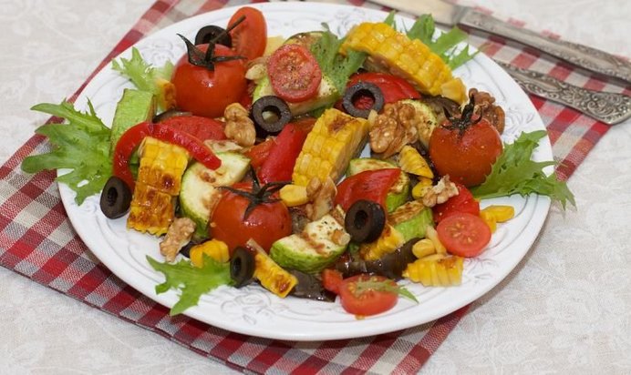 Салат из овощей-гриль
