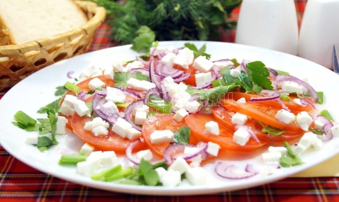 Салат с брынзой и помидорами «Дианта»