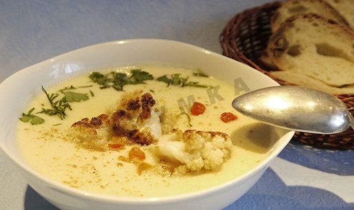 Сырный суп с карамелизированной цветной капустой