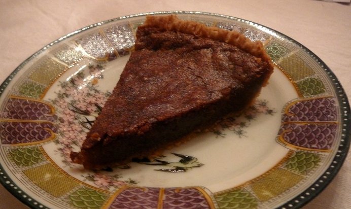 Коричневый пирог