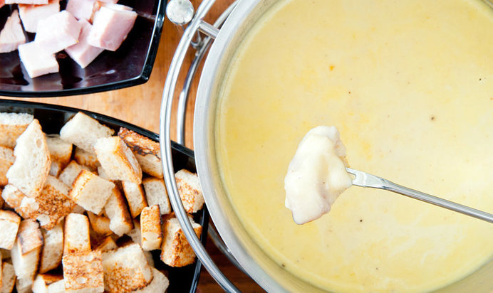 Сырное фондю: 7 секретов приготовления