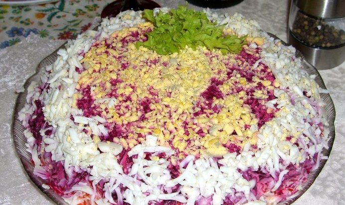 Селедка под шубой с жареным луком