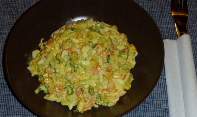 Салат с креветками и крабовыми палочками