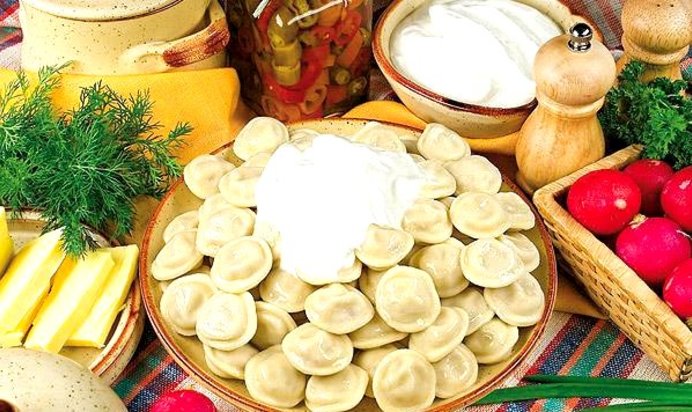 Пельмени с творогом и зеленым луком