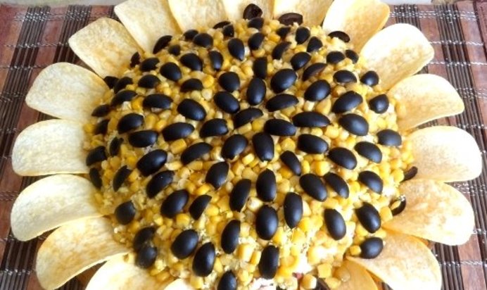 Салат Подсолнух с ветчиной