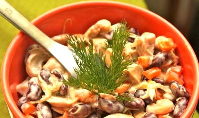 Салат с бобами и сыром