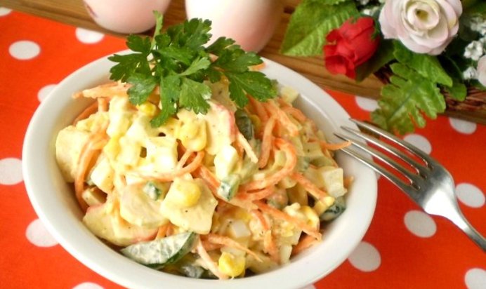 Салат с корейской морковкой и крабовыми палочками
