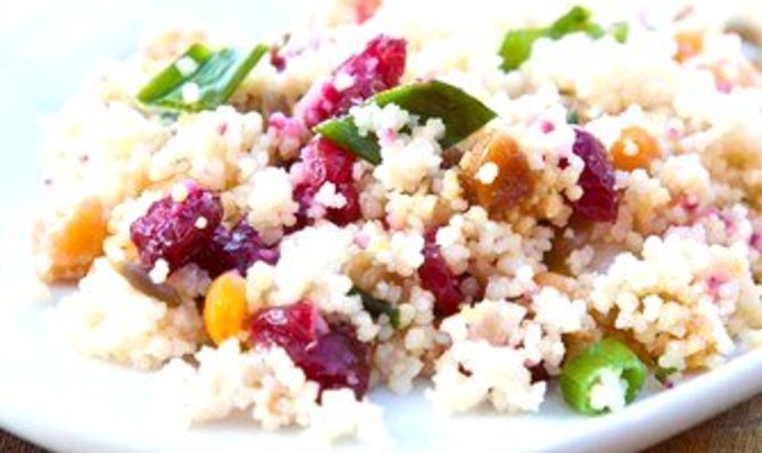 Фруктово-ягодный салат с кускусом