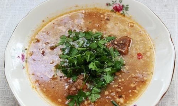 Харчо из риса и говядины