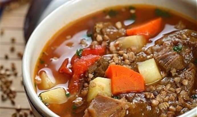 Гуляш с гречкой