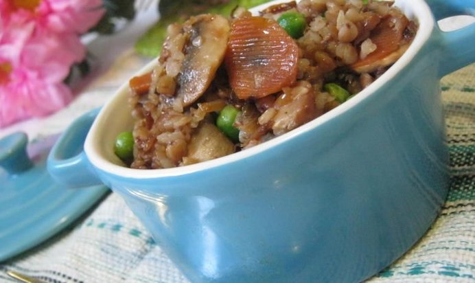 Гречка с овощами и грибами