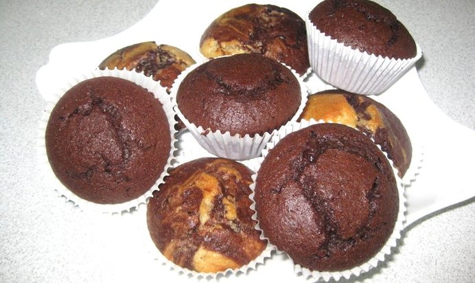 Цветущие пестрые маффины