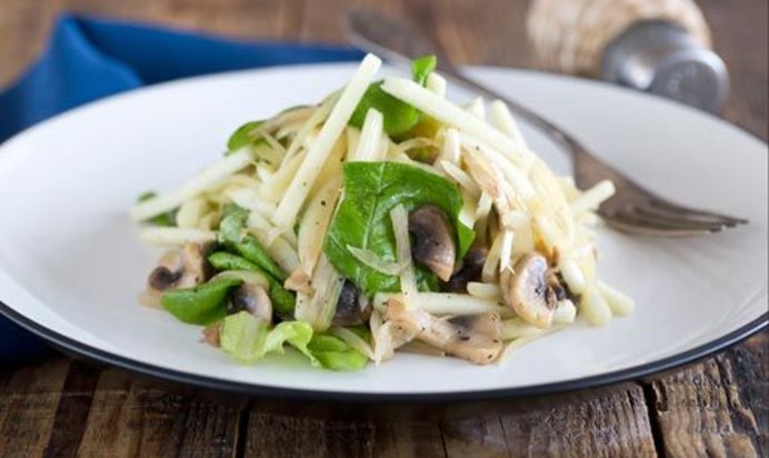 Теплый салат с сельдереем