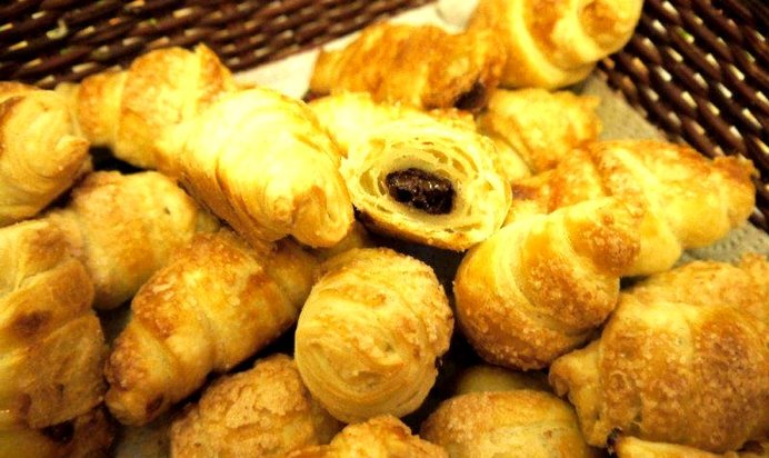 Круассаны с шоколадом